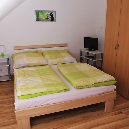Pension Haus Kassel Fuldatal エクステリア 写真