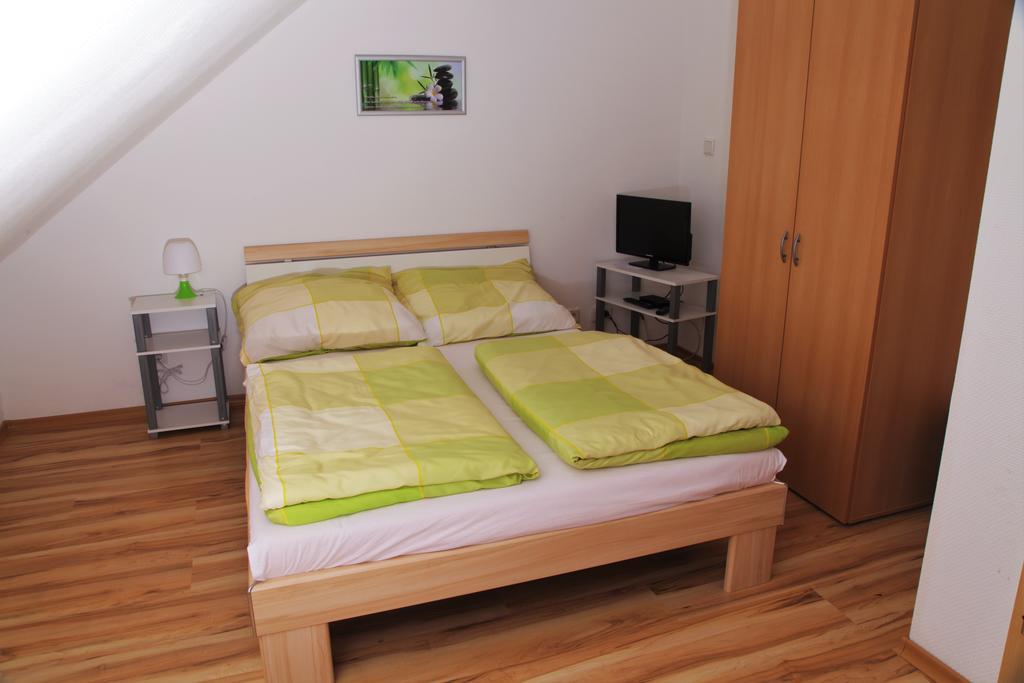Pension Haus Kassel Fuldatal エクステリア 写真