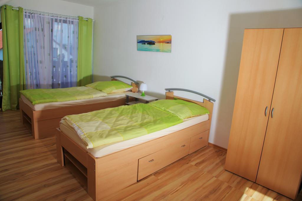 Pension Haus Kassel Fuldatal エクステリア 写真