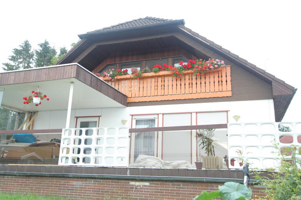 Pension Haus Kassel Fuldatal エクステリア 写真